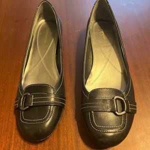 Naturalizer Hermia Black Flat, leather upper, comfort shoe, Size 11M
